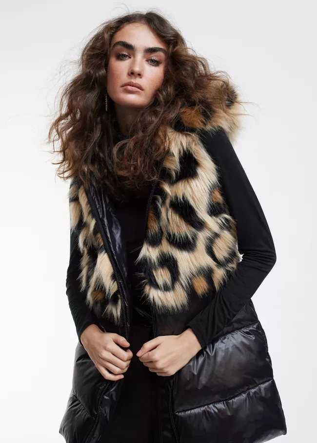 Contrast faux fur waistcoat