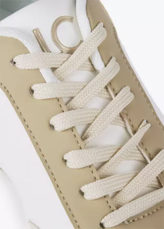 Zapatilla Deportiva con plataforma