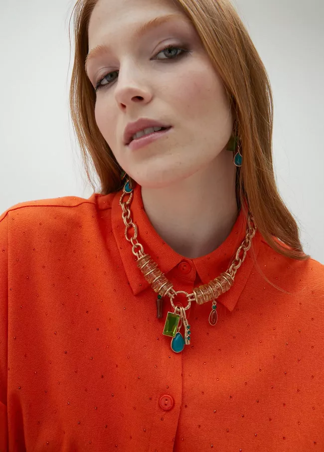 Necklace with colourful acrylic pieces