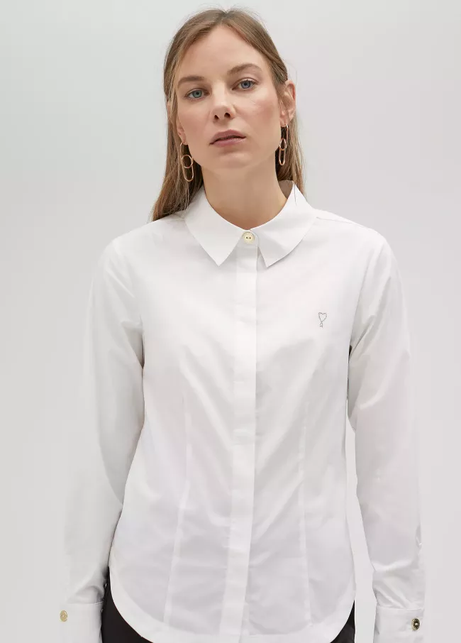 Camisa blanca ajustada