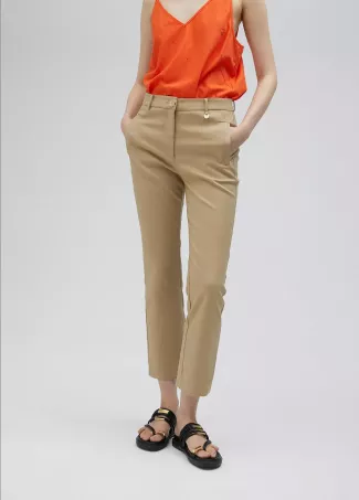 Pantalón straight chino