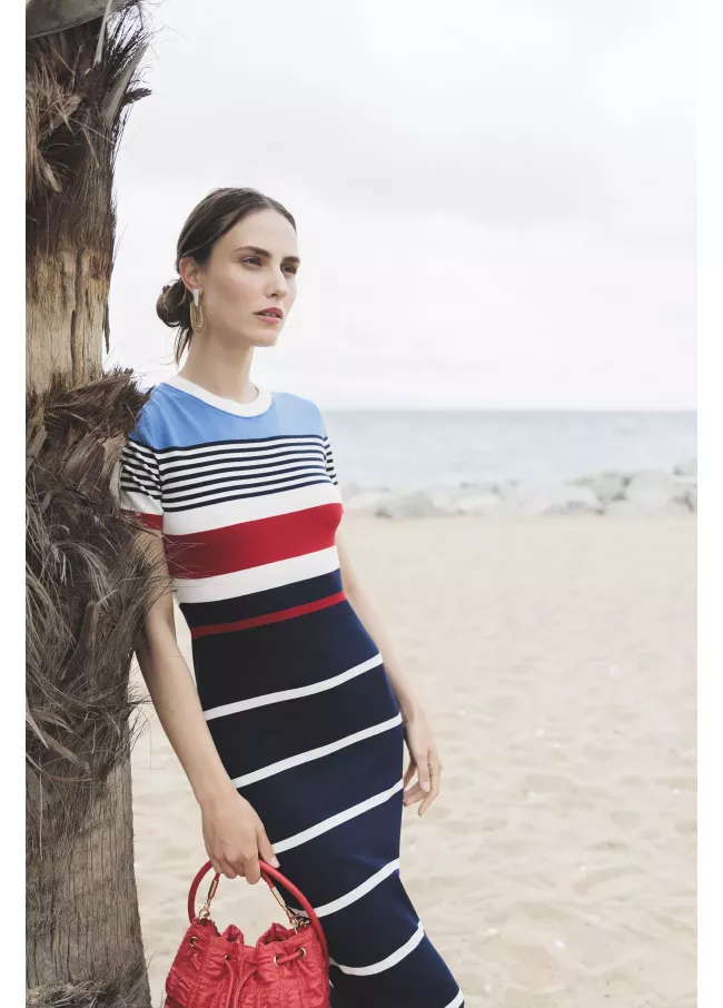 Vestido de punto con manga corta