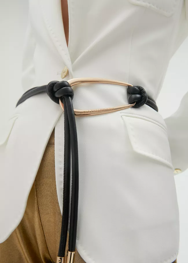 Cord belt with metal piece