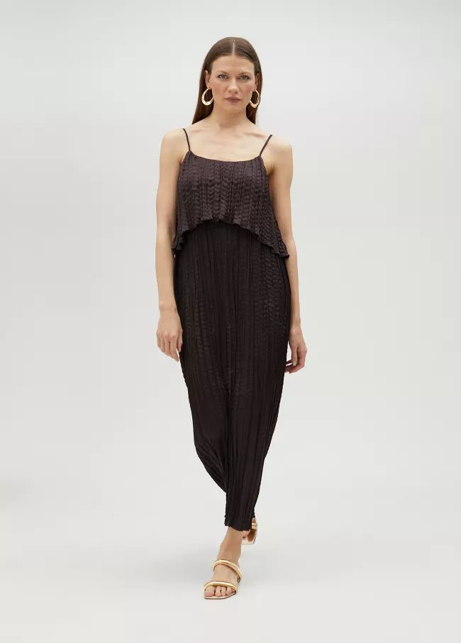 Vestido midi con volante