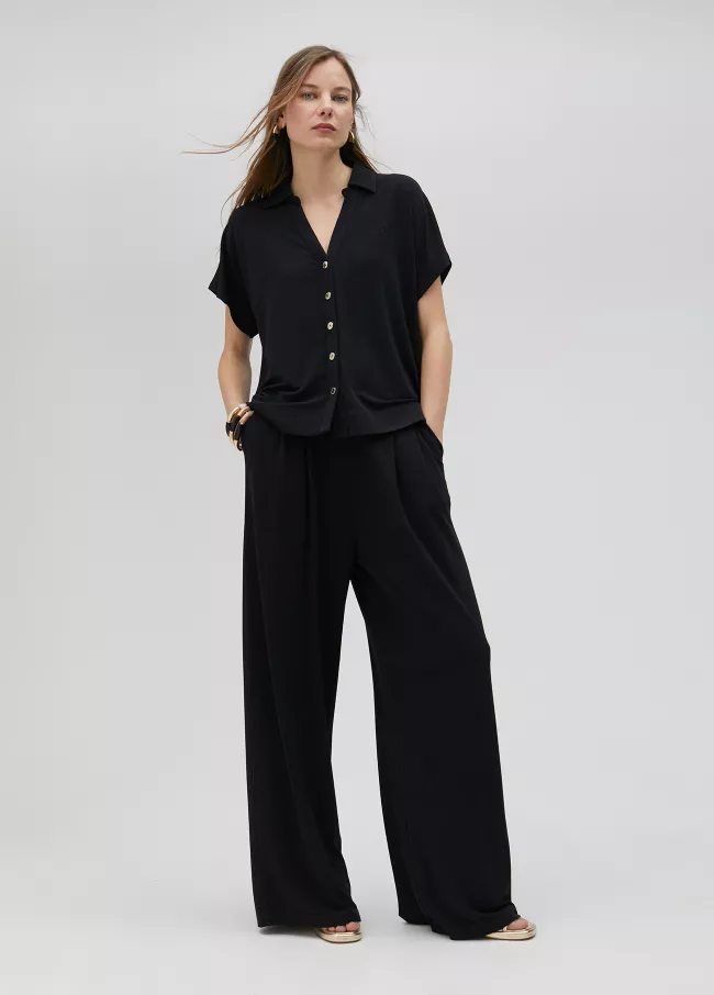 Flowing knit shirt