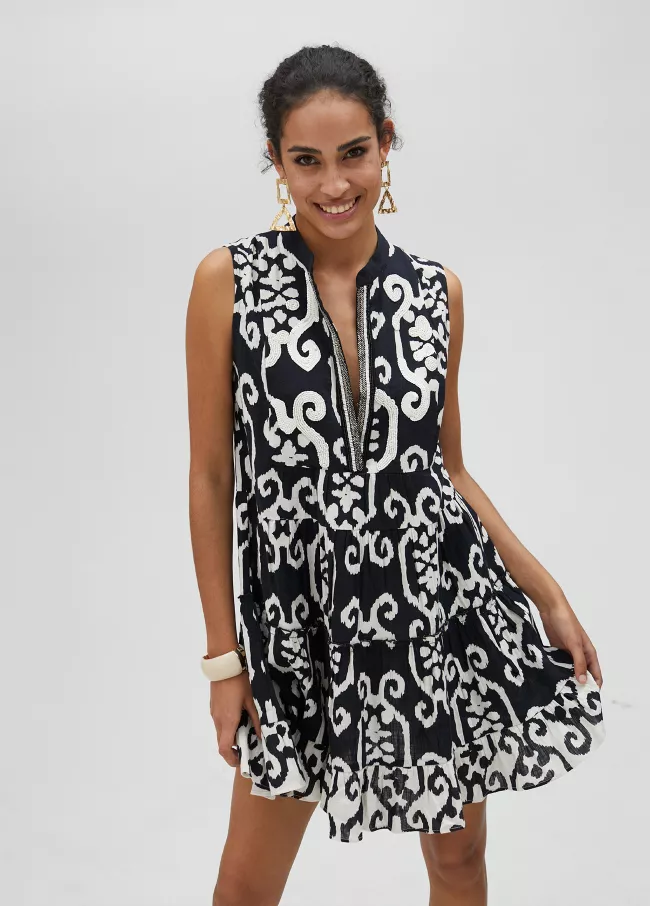 Kurta blanco y negro con volantes