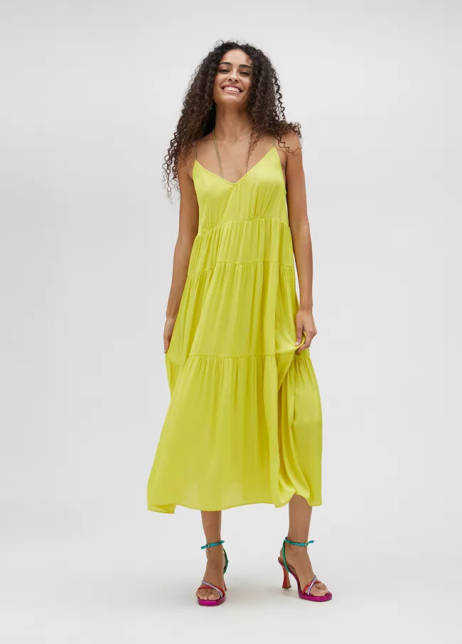 Vestido de tirantes con volantes