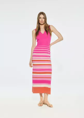 Vestido midi de punto con tirantes