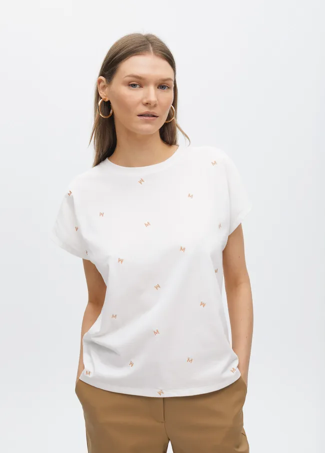 Drop sleeve T-shirt with embroidered logo