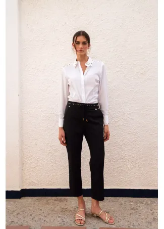 Camisa popelín entallada detalle tachas