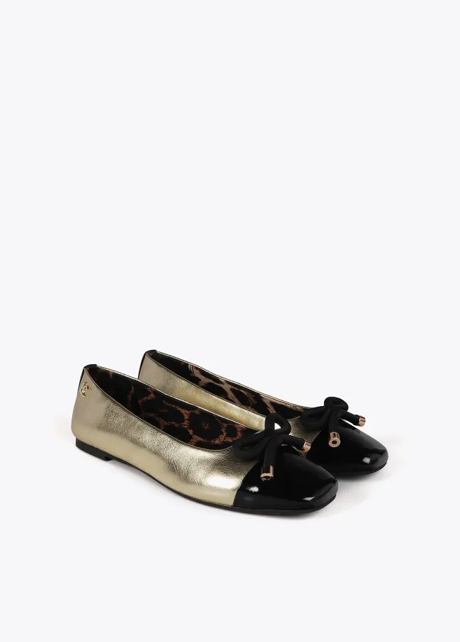 Ballet flats with round toe and front bow detail