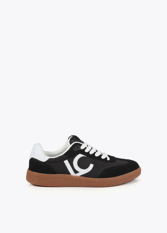 Deportiva en tejido tipo nylon con detalles de...
