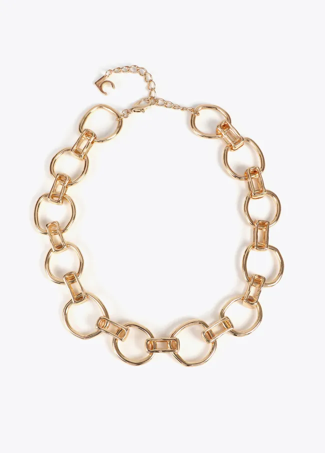 Short necklace with rounded chain links