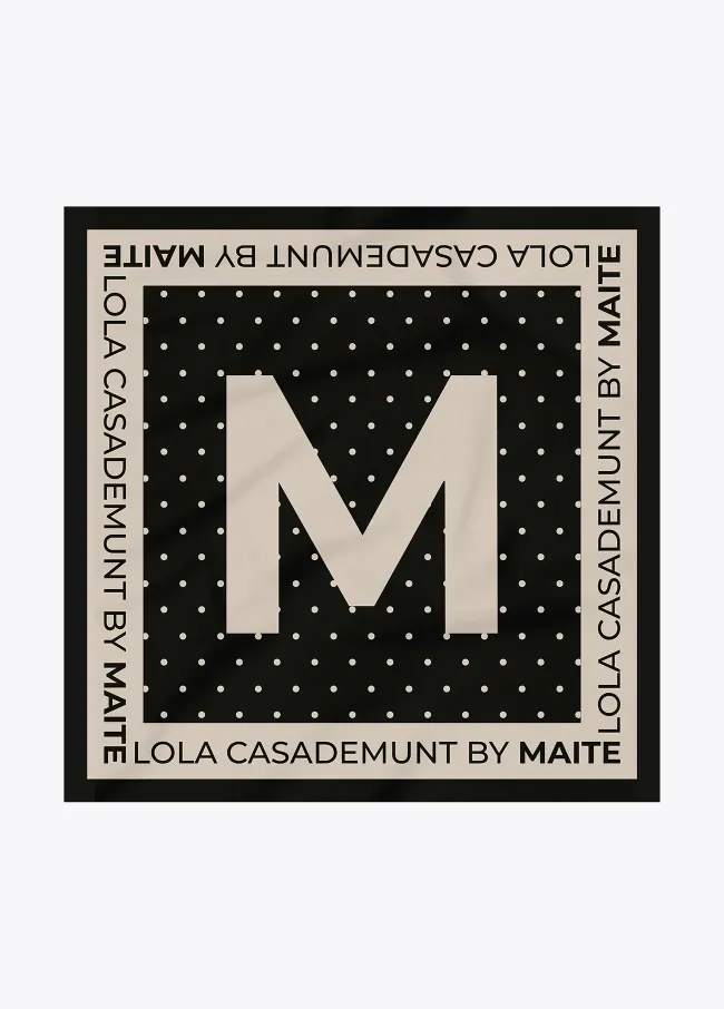 Polka dot print scarf with large M