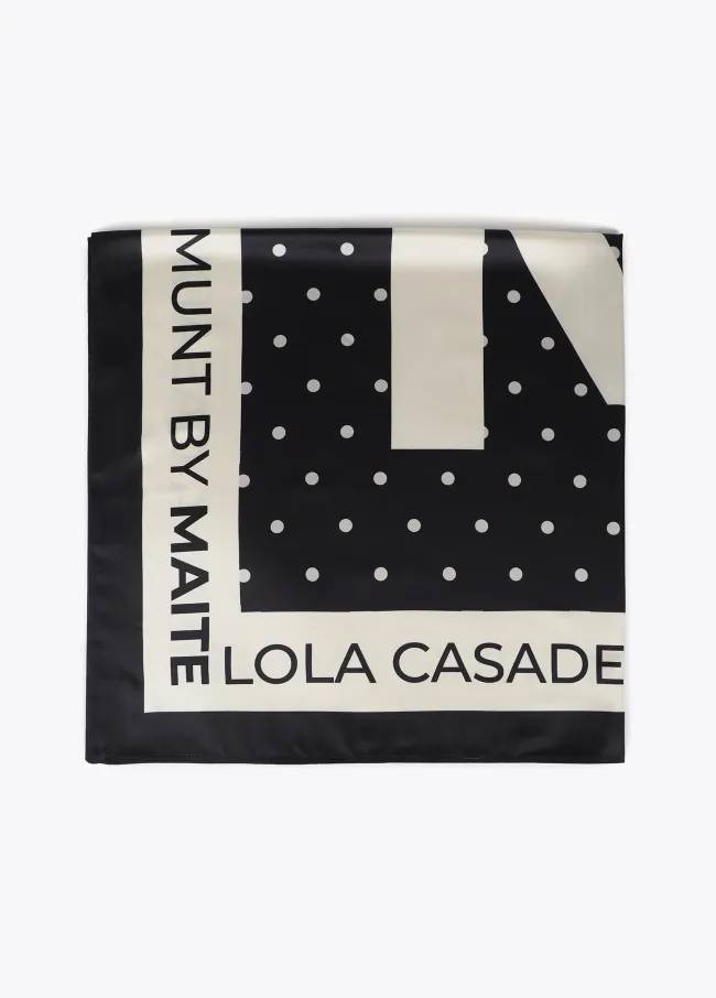 Polka dot print scarf with large M