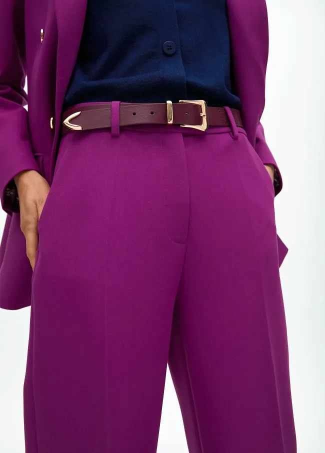 Cinturón nudo logo troquelado