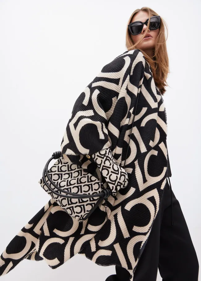 Two-tone pleated LC scarf