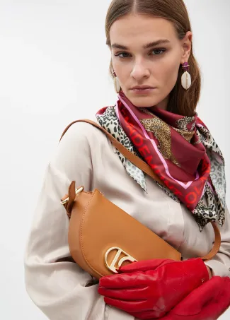 Pañuelo estampado LC y leopardos