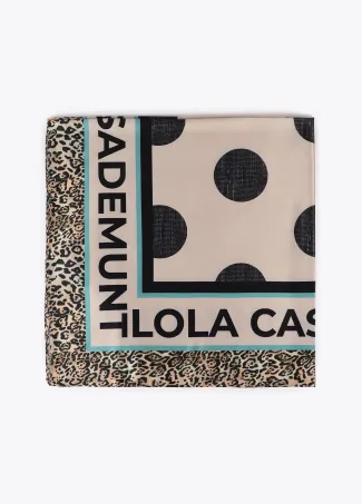 Pañuelo estampado topos y logo