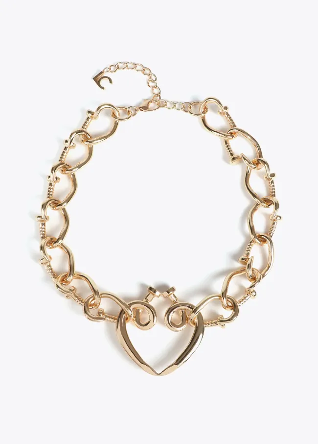 Short heart necklace