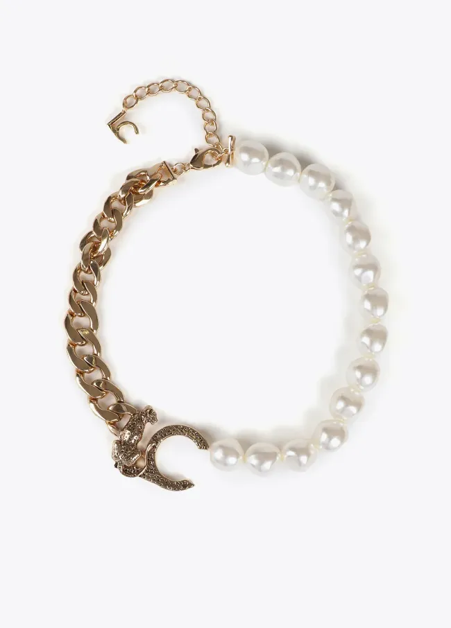 Short leopard logo necklace with contrast chain...