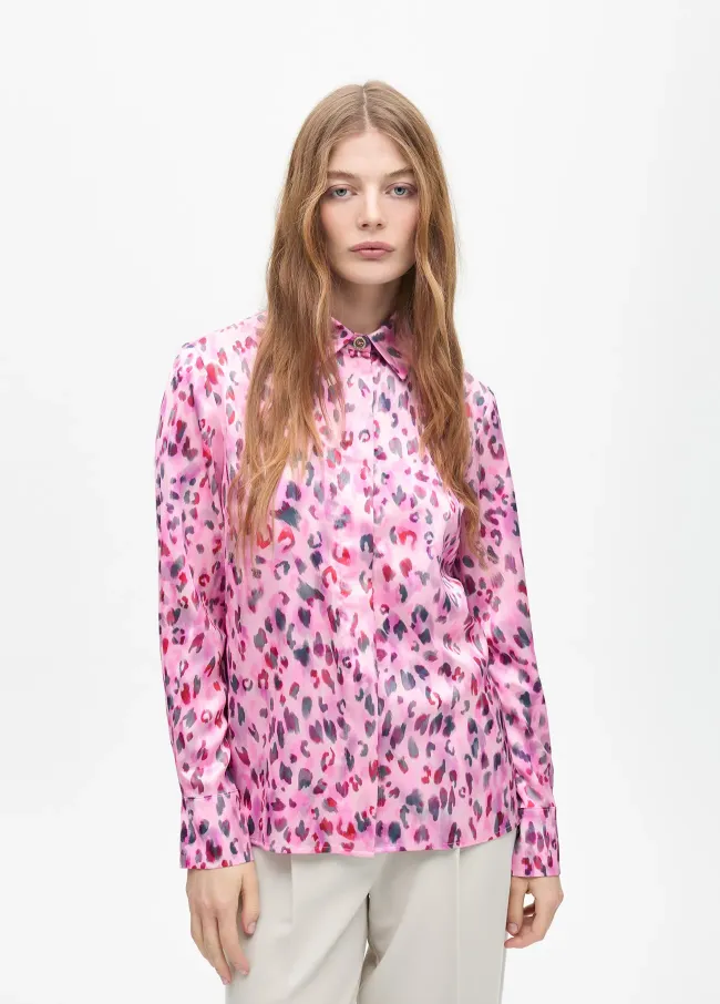 Straight animal print shirt