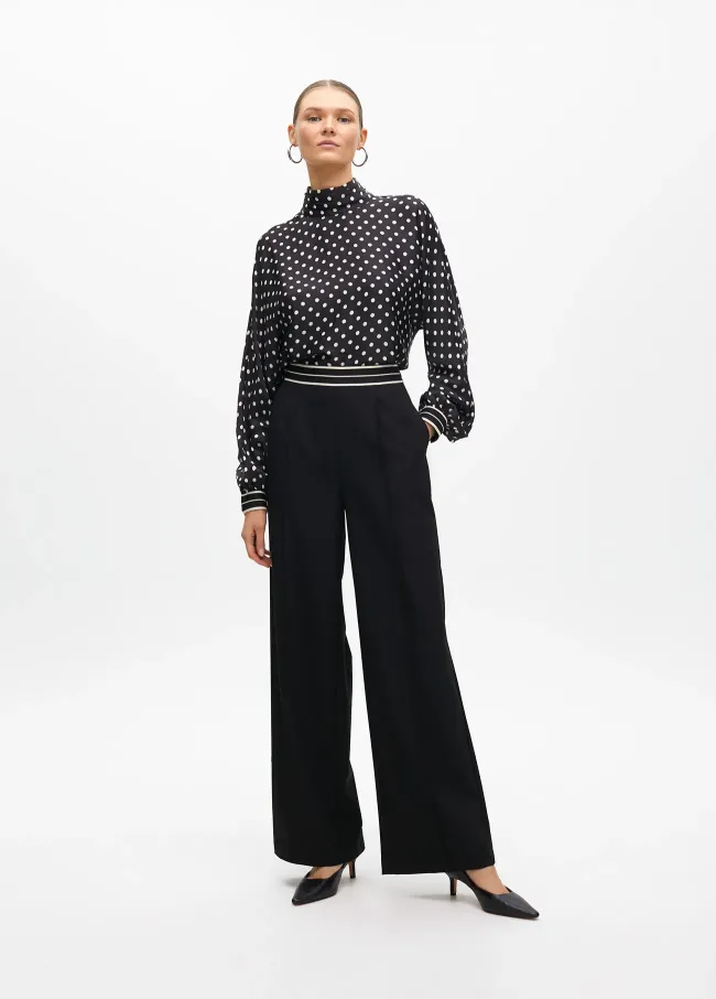 Straight fit trousers with two-tone contrast...