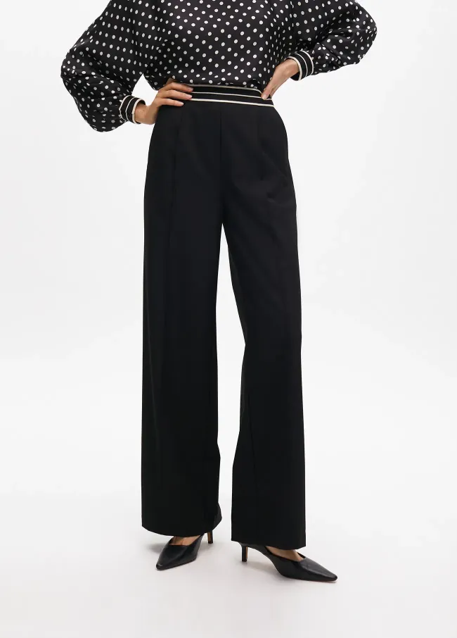 Straight fit trousers with two-tone contrast...