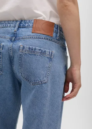 High-waist straight fit jeans with shiny details