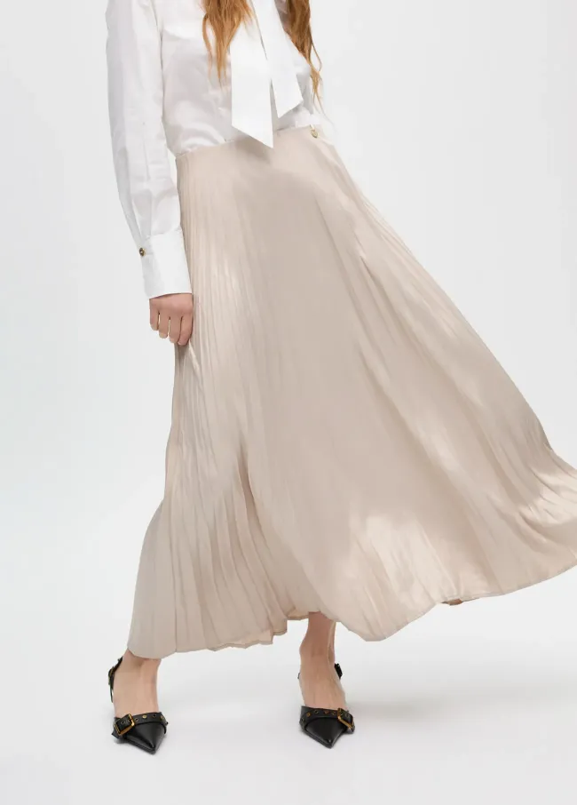 Pleated waxed-effect skirt