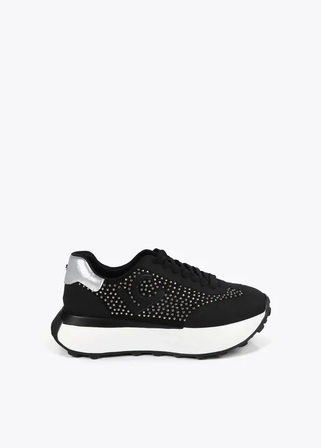 Platform trainers with metallic studs