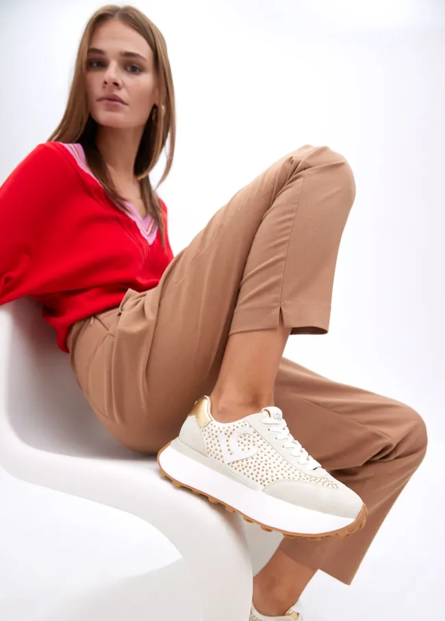 Platform trainers with metallic studs