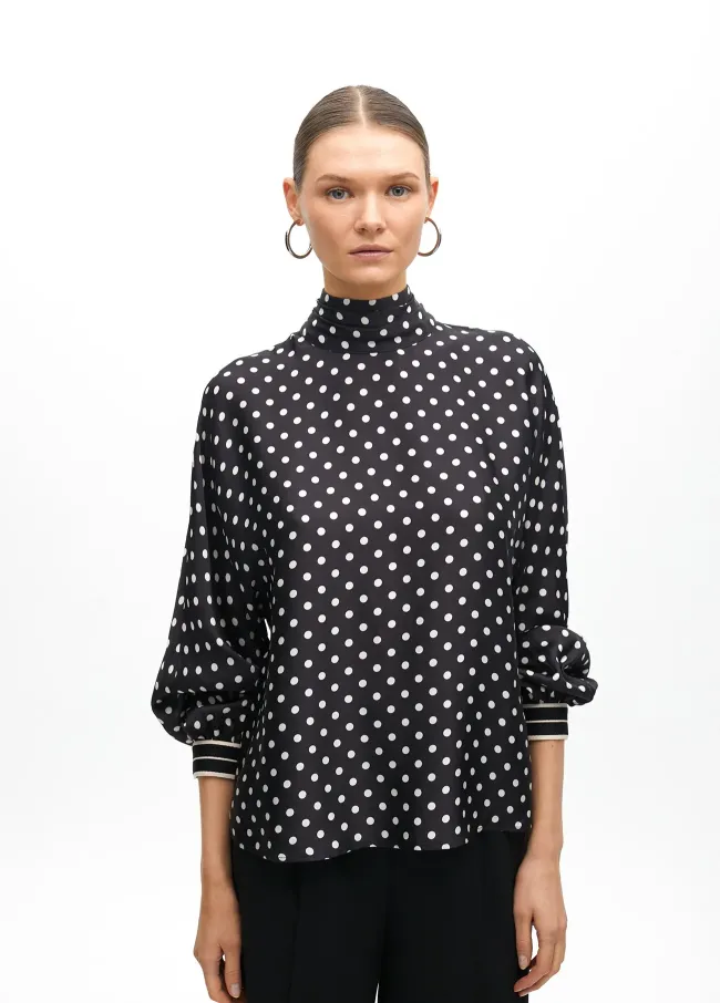 Blusa cuello perkins topos