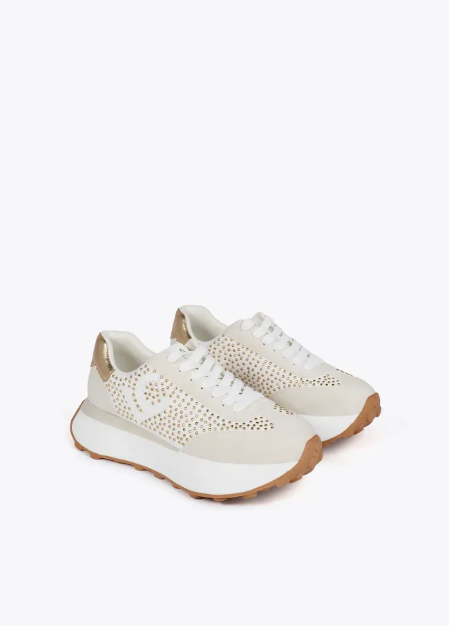 Platform trainers with metallic studs