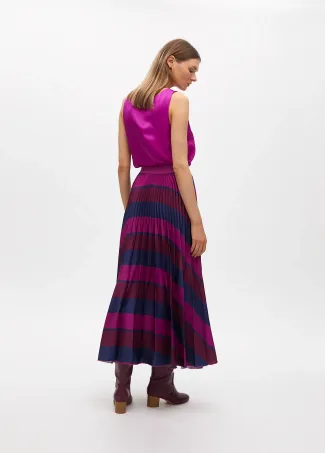 Striped printed pleated skirt