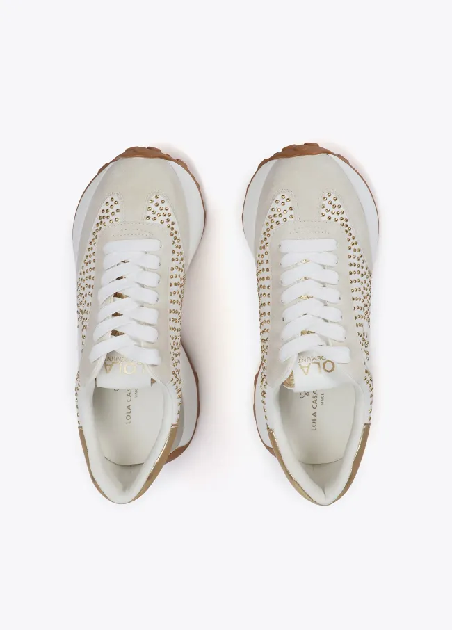 Platform trainers with metallic studs