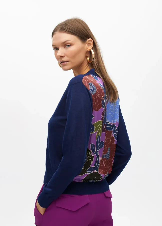 Short fine knit cardigan with printed back