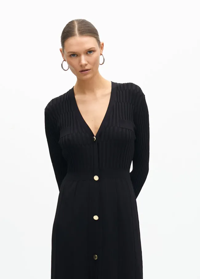 Vestido de punto con botones falda evasé