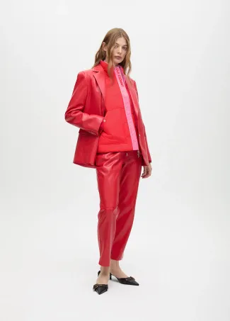 Chaleco corto acolchado contrastes