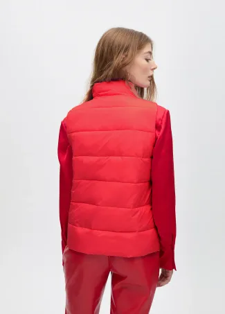 Short puffer gilet with contrast details
