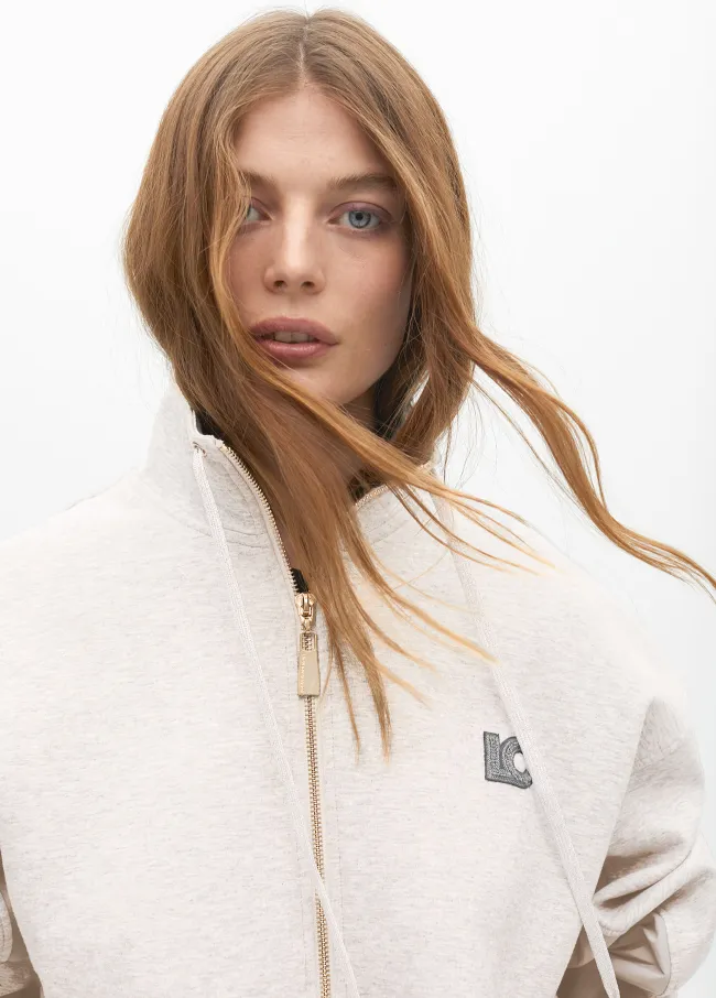 Sweatshirt with zip opening and side detail