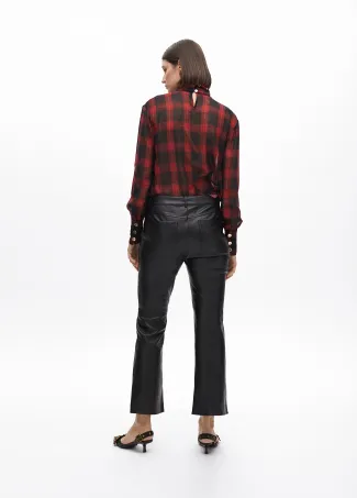 Pantalón efecto piel cremalleras