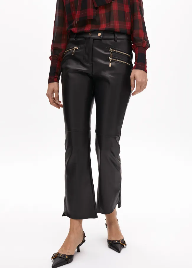 Pantalón efecto piel cremalleras