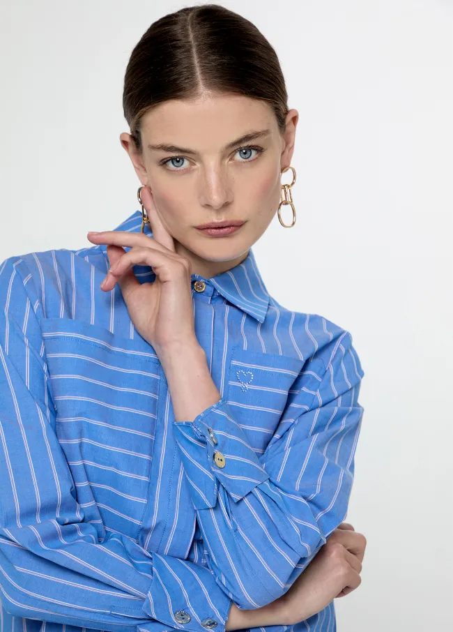 Straight striped poplin shirt with front pockets