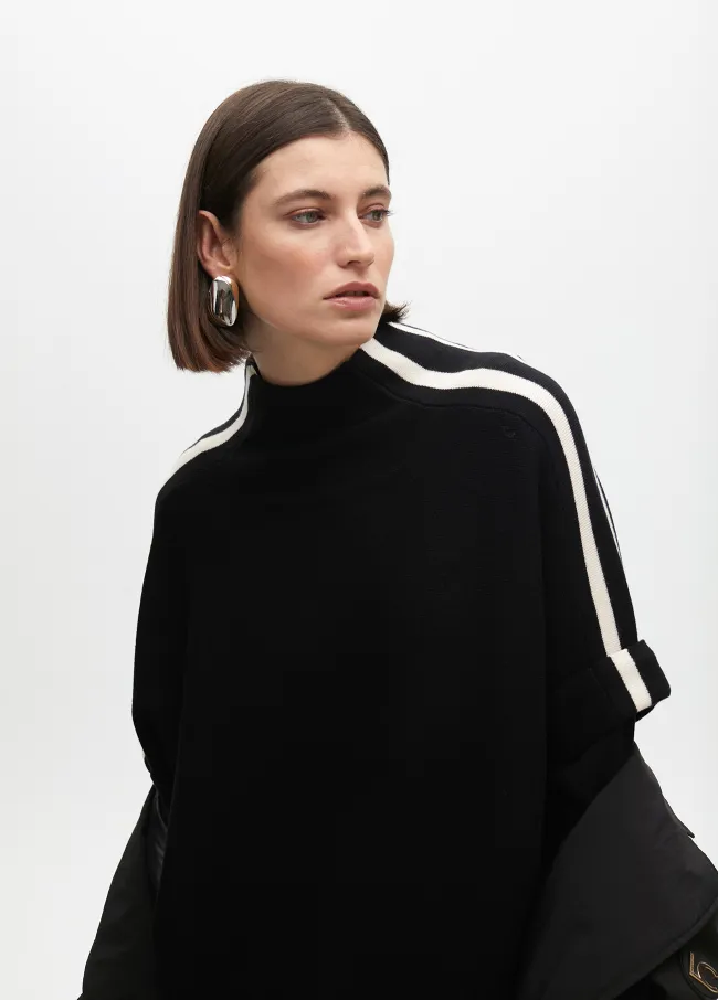 Sweater with contrast sleeve details