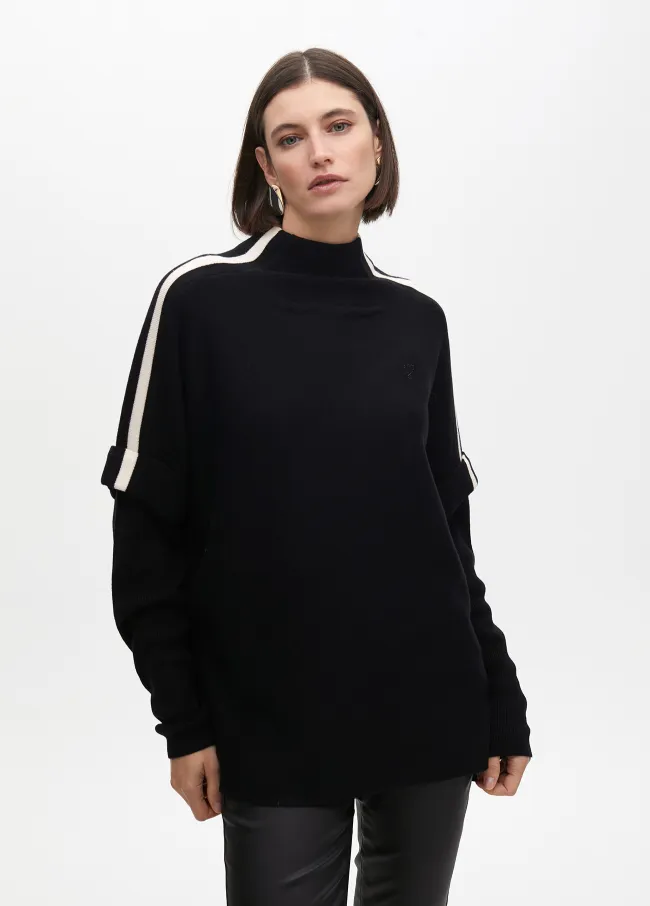 Sweater with contrast sleeve details