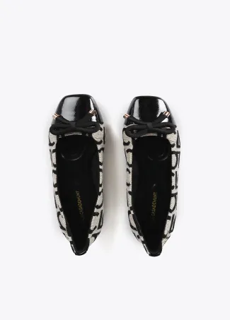 Ballet flats with round toe and front bow detail