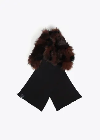 Contrast knit scarf with faux fur fabric