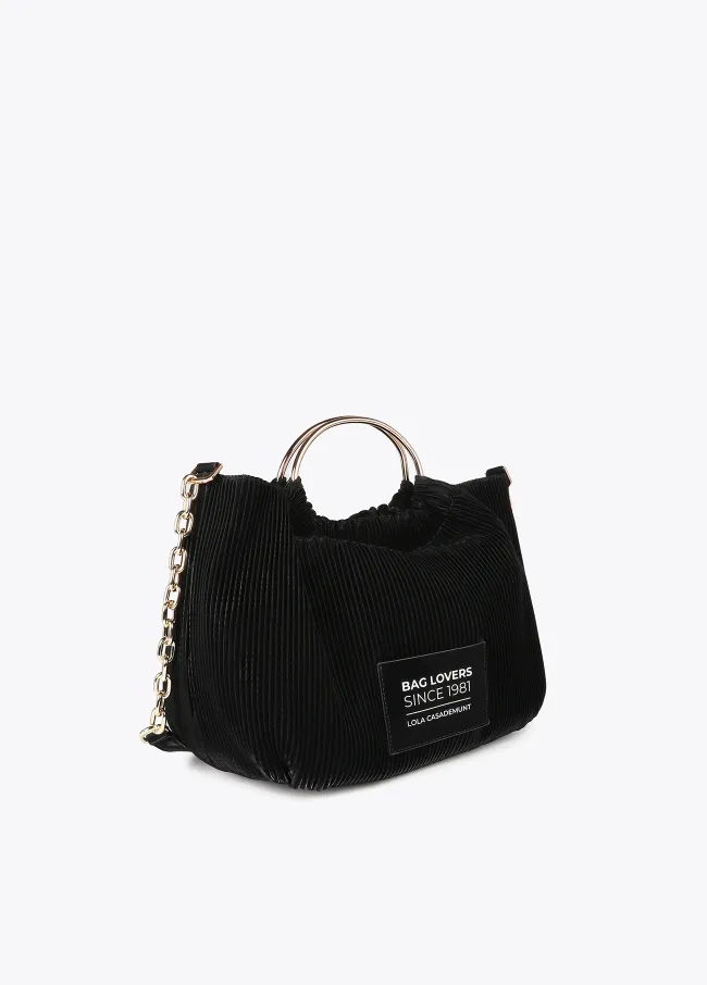 Bolso plisado efecto piel engomada con etiqueta...