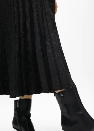 Pleated midi skirt animal print